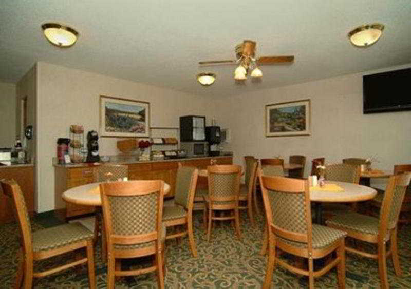 Quality Inn Cedar Rapids South Restoran gambar